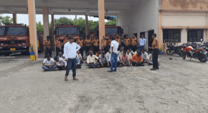 ವೈಟಿಪಿಎಸ್ ಅಗ್ನಿಶಾಮಕ ದಳ ಸಿಬ್ಬಂದಿಗೆ ವಜಾಗೊಳಿಸಿದ್ದನ್ನು ಖಂಡಿಸಿ ಪ್ರತಿಭಟನೆ