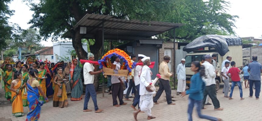 ಶ್ರೀ ಇಂಚಿಗೇರಿ ಸಂಪ್ರದಾಯದ ಗಿರ್ಮಲೇಶ್ವರ ಆಶ್ರಮದಲ್ಲಿ ವೀಣಾ ಪೂಜೆ ಶ್ರೀ ಇಂಚಿಗೇರಿ ಸಂಪ್ರದಾಯದ ಗಿರ್ಮಲೇಶ್ವರ ಆಶ್ರಮದಲ್ಲಿ ವೀಣಾ ಪೂಜೆ