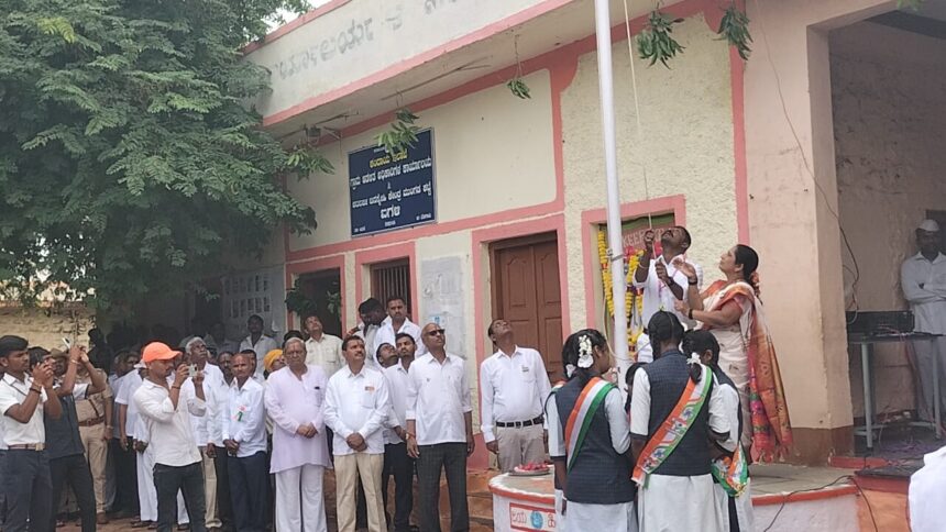 ಐಗಳಿ: ವಿವೆಧೆಡೆ ಸ್ವಾತಂತ್ರ್ಯೋತ್ಸವ ಧ್ವಜಾರೋಹಣ ಐಗಳಿ: ವಿವೆಧೆಡೆ ಸ್ವಾತಂತ್ರ್ಯೋತ್ಸವ ಧ್ವಜಾರೋಹಣ