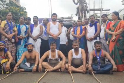  ಒಳ ಮೀಸಲಾತಿ ಜಾರಿಗಾಗಿ ಅರೆಬೆತ್ತಲೆ ಉರುಳು ಸೇವೆ, ಸರಕಾರದ ವಿರುದ್ದ ಹರಿಹಾಯ್ದ ಮಾದಿಗರು