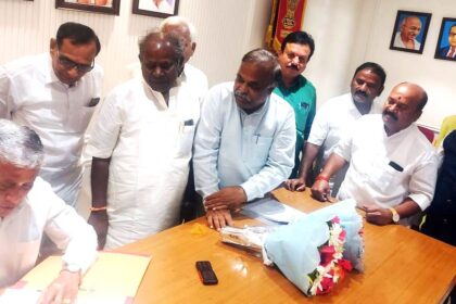 ರೈಲು ಮಾರ್ಗ ಆರಂಭಿಸಲು ಕೇಂದ್ರ ಸಚಿವ ವಿ.ಸೋಮಣ್ಣರಿಗೆ ಮನವಿ