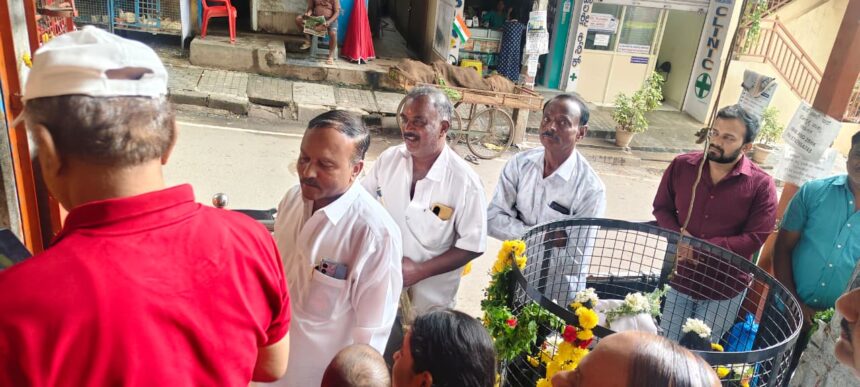 ಶಿವ ಆಂಜನೇಯ ಸ್ವಾಮಿಗೆ ಶ್ರಾವಣ ಶನಿವಾರದ ವಿಶೇಷ ಪೂಜೆ ಅನ್ನದಾಸೋಹ ಶಿವ ಆಂಜನೇಯ ಸ್ವಾಮಿಗೆ ಶ್ರಾವಣ ಶನಿವಾರದ ವಿಶೇಷ ಪೂಜೆ ಅನ್ನದಾಸೋಹ