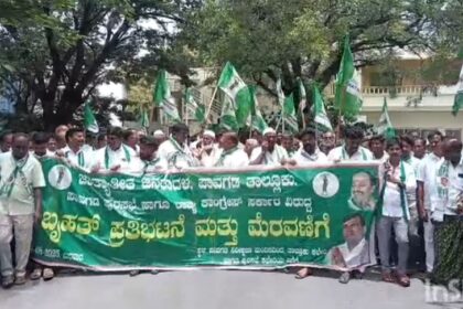 ಜೆಡಿಎಸ್ ಪಕ್ಷ ರಸ್ತೆ ತಡೆದು ಪ್ರತಿಭಟನೆ:ರಾಜ್ಯ ಸರ್ಕಾರ ರೈತರಿಗೆ ರಸಗೊಬ್ಬರ ಪೂರೈಕೆಯಲ್ಲಿ ವಿಫಲ