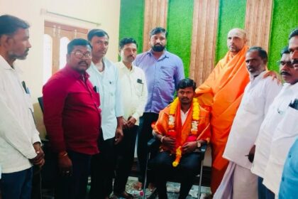 ಮಹಾವೀರ್ ಅಳ್ಳೊಳ್ಳಿಕರ್ ಅವರಿಗೆ ಪೂಜ್ಯರಿಂದ ಅಭಿನಂದನಾ ಸನ್ಮಾನ.