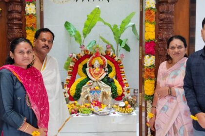 ಹೆಗ್ಗನಹಳ್ಳಿಯ ಮಾಜಿ ಪಾಲಿಕೆ ಸದಸ್ಯ ಭಾಗ್ಯಮ್ಮ ಕೃಷ್ಣಯ್ಯ ಅವರ ಮನೆಯಲ್ಲಿ ವರಮಹಾಲಕ್ಷ್ಮಿ ಸಂಭ್ರಮ