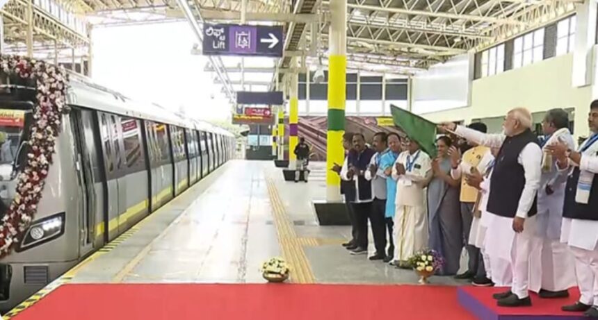 ಬೆಳಗಾವಿ- ಬೆಂಗಳೂರು ವಂದೇ ಭಾರತ ರೈಲು ಸೇವೆಗೆ ಪ್ರಧಾನಿ ಮೋದಿ ಚಾಲನೆ ಬೆಳಗಾವಿ- ಬೆಂಗಳೂರು ವಂದೇ ಭಾರತ ರೈಲು ಸೇವೆಗೆ ಪ್ರಧಾನಿ ಮೋದಿ ಚಾಲನೆ