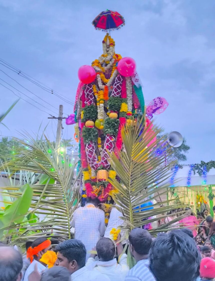 ಗೊರಬಾಳದ ಕರಿಯಪ್ಪ ತಾತನ ಅದ್ದೂರಿ ಜಾತ್ರೋತ್ಸವ ಗೊರಬಾಳದ ಕರಿಯಪ್ಪ ತಾತನ ಅದ್ದೂರಿ ಜಾತ್ರೋತ್ಸವ