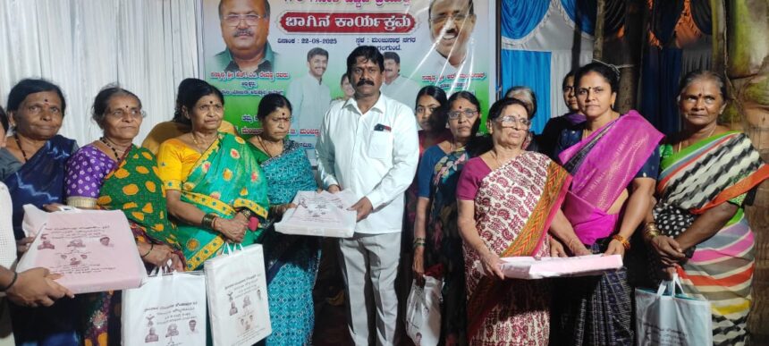 ಬಾಗಿನ ನೀಡುವ ಮೂಲಕ ದೈವಿಕ ಶಕ್ತಿ ಸುಖ ಸಮೃದ್ಧಿ ಲಭಿಸುತ್ತದೆ : ಭಾಸ್ಕರ್ ಆಚಾರಿ ಬಾಗಿನ ನೀಡುವ ಮೂಲಕ ದೈವಿಕ ಶಕ್ತಿ ಸುಖ ಸಮೃದ್ಧಿ ಲಭಿಸುತ್ತದೆ : ಭಾಸ್ಕರ್ ಆಚಾರಿ