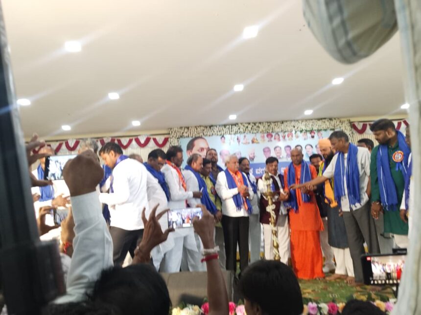 ಶಹಾಪುರ ಶೋಷಿತ ಸಮುದಾಯಗಳ ಐಕ್ಯತಾ ಸಭೆಯಲ್ಲಿ ಪಾಲಗೊಂಡ ಸಚಿವ ಸತೀಶ್  ಜಾರಕಿಹೊಳಿ