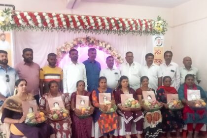 ಪುರಸಭೆ ಮಹಿಳಾ ಸಿಬ್ಬಂದಿ ವೃಂದದವರಿಗೆ ಬಾಗಿನ ನೀಡಿ ಗೌರವಿಸಿದ : ರಾಜ್ಯಾಧ್ಯಕ್ಷ ಬಿ.ಎಂ. ಚಿಕ್ಕಣ್ಣ