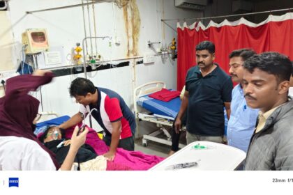 ಬಾಂಡ್ ಕಲ್ಲಿಗೆ ಕಾರು ಡಿಕ್ಕಿಯಾಗಿ ಪಲ್ಟಿ; ಉಡುಪಿ ಮೂಲದ ಓರ್ವ ಮಹಿಳೆ ಸಾವು; ಐವರಿಗೆ ಗಾಯ