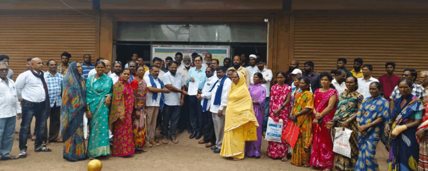 ಪರಿಶಿಷ್ಟ ಜಾತಿ,ಪರಿಶಿಷ್ಟ ಪಂಗಡದವರಿಗೆ ಮನೆ ಹಕ್ಕುಪತ್ರ ನೀಡುವಂತೆ ಒತ್ತಾಯ ಪರಿಶಿಷ್ಟ ಜಾತಿ,ಪರಿಶಿಷ್ಟ ಪಂಗಡದವರಿಗೆ ಮನೆ ಹಕ್ಕುಪತ್ರ ನೀಡುವಂತೆ ಒತ್ತಾಯ