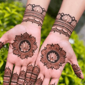 ಸ್ತ್ರೀಯರ ಕೈಗಳ ಅಂದ ಹೆಚ್ಚಿಸುವ ಮೆಹಂದಿ ವಿನ್ಯಾಸ