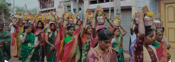 ಚಿಕ್ಕೋಡಿ ಕರೋಶಿ ಗ್ರಾಮದಲ್ಲಿ ಅದ್ದೂರಿ ಕೃಷ್ಣ ಹುಟ್ಟು ಹಬ್ಬ ಆಚರಣೆ