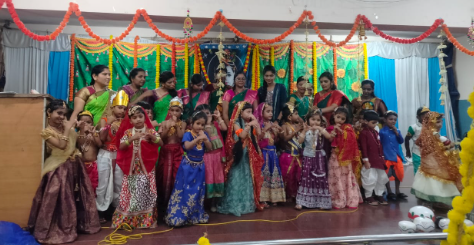 ರಾಧಾಕೃಷ್ಣ ವೇಷ ಧರಿಸಿ ಸಂಭ್ರಮಿಸಿದ ರಾಜಗುರು ಶಾಲೆಯ ಪುಟಾಣಿಗಳು ರಾಧಾಕೃಷ್ಣ ವೇಷ ಧರಿಸಿ ಸಂಭ್ರಮಿಸಿದ ರಾಜಗುರು ಶಾಲೆಯ ಪುಟಾಣಿಗಳು