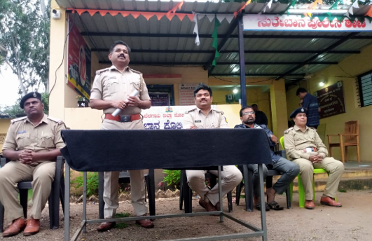 ಶಾಂತಿ ಸೌಹಾರ್ದತೆಯಿಂದ ಹಬ್ಬಗಳನ್ನು ಆಚರಿಸಿ: ವಿನಾಯಕ ಬಡಿಗೇರ