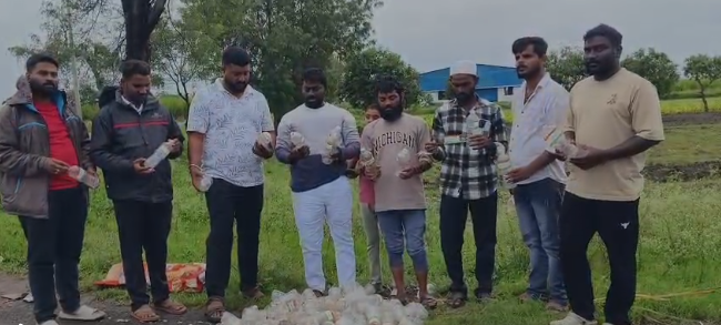 ಬಾಟಲಿಗಳ ಮೇಲಿನ ತ್ರೀವರ್ಣ ಧ್ವಜದ ಸ್ಟೀಕರ್ ತೆಗೆಯಲು ಒತ್ತಾಯ