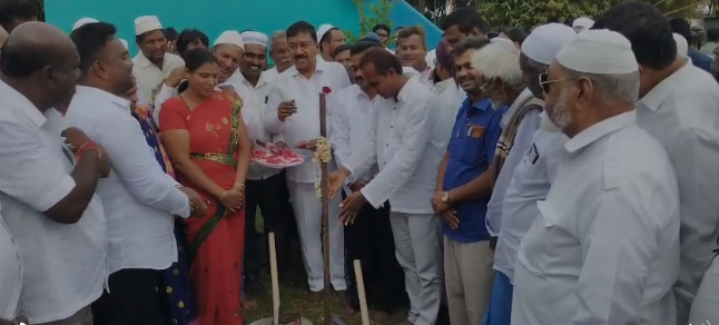 ಯಳಂದೂರಿನಲ್ಲಿ ಶಾದಿ ಮಹಲ್ ಗೆ ಭೂಮಿ ಪೂಜೆ ನೆರೆವೇರಿಸಿದ ಶಾಸಕರಾದ ಎ ಆರ್ ಕೃಷ್ಣಮೂರ್ತಿ