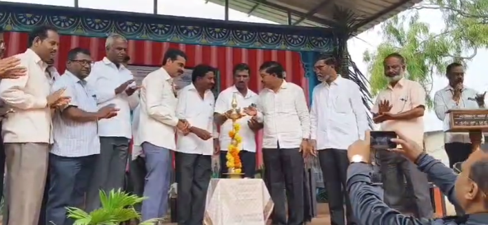 ಮಮದಾಪುರ ಕ್ಲಸ್ಟರ ಮಟ್ಟದ ಕ್ರೀಡಾಕೂಟಕ್ಕೆ ಪಾರಿವಾಳ ಹಾರಿಸಿ ಚಾಲನೆ ಮಮದಾಪುರ ಕ್ಲಸ್ಟರ ಮಟ್ಟದ ಕ್ರೀಡಾಕೂಟಕ್ಕೆ ಪಾರಿವಾಳ ಹಾರಿಸಿ ಚಾಲನೆ