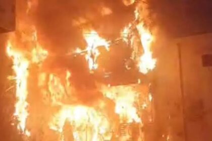 ಬೇಕರಿಯಲ್ಲಿ ಸಿಲಿಂಡರ್ ಸ್ಫೋಟ: ಸುಟ್ಟು ಕರಕಲಾದ ಅಂಗಡಿ