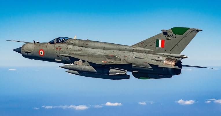 62 ವರ್ಷಗಳ ಬಳಿಕ ಮಿಗ್ -21 ವಿದಾಯ 62 ವರ್ಷಗಳ ಬಳಿಕ ಮಿಗ್ -21 ವಿದಾಯ