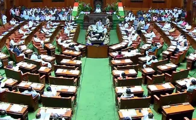 ಕುರಿಗಾಹಿಗಳ ಅವಮಾನಿಸಿದರೆ 1 ಲಕ್ಷ ರೂ. ದಂಡ, 5 ವರ್ಷ ದಂಡ ಕುರಿಗಾಹಿಗಳ ಅವಮಾನಿಸಿದರೆ 1 ಲಕ್ಷ ರೂ. ದಂಡ, 5 ವರ್ಷ ದಂಡ