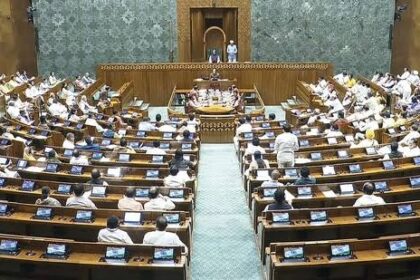 ಭದ್ರತಾ ವೈಫಲ್ಯ: ಮರ ಏರಿ ಸಂಸತ್ ಭವನಕ್ಕೆ ಅಕ್ರಮವಾಗಿ ಪ್ರವೇಶಿಸಿದ ವ್ಯಕ್ತಿ