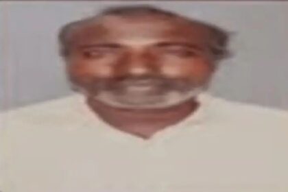 ಬೈಕ್ ಸಮೇತ ನೀರಿನಲ್ಲಿ ಕೊಚ್ಚಿ ಹೋದ ಗ್ರಾಮ ಪಂಚಾಯಿತಿ ಸಿಬ್ಬಂದಿ