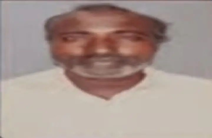 ಬೈಕ್ ಸಮೇತ ನೀರಿನಲ್ಲಿ ಕೊಚ್ಚಿ ಹೋದ ಗ್ರಾಮ ಪಂಚಾಯಿತಿ ಸಿಬ್ಬಂದಿ