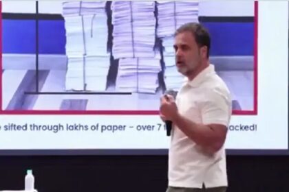 ಕರ್ನಾಟಕದಲ್ಲಿ ಮತಗಳ್ಳತನ ಬಗ್ಗೆ ರಾಹುಲ್ ಗಾಂಧಿ ಸಾಕ್ಷಿ ಬಹಿರಂಗ 