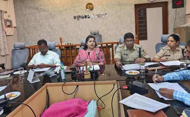 ಕಲ್ಲು ಗಣಿಗಾರಿಕೆ ನಡೆಸಲು ಲೈಸೆನ್ಸ್ ನೀಡಲು ಒಪ್ಪಿಗೆ ಕಲ್ಲು ಗಣಿಗಾರಿಕೆ ನಡೆಸಲು ಲೈಸೆನ್ಸ್ ನೀಡಲು ಒಪ್ಪಿಗೆ