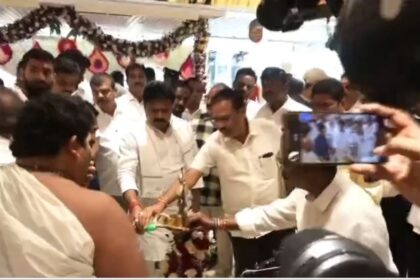 ಸಿ ಎಂ ಆರ್ ಶಾಪಿಂಗ್ ಮಹಲ್ ಉದ್ಘಾಟನೆ ಮಾಡಿದ ಶಾಸಕ ಬಸನಗೌಡ ದದ್ದಲ್ ಹಾಗೂ ಡಾ.ಶಿವರಾಜ್ ಪಾಟೀಲ್