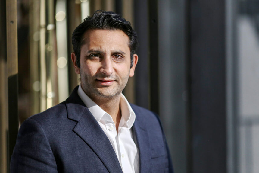 ಆರ್ ಸಿಬಿ ಮಾರಾಟ : ಖರೀದಿಗೆ ಮುಂದಾದ ಕೋವಿಡ್ ಲಸಿಕೆ ತಯಾರಿಕ ಆದರ್ ಪೂನವಲ್ಲಾ ಆರ್ ಸಿಬಿ ಮಾರಾಟ : ಖರೀದಿಗೆ ಮುಂದಾದ ಕೋವಿಡ್ ಲಸಿಕೆ ತಯಾರಿಕ ಆದರ್ ಪೂನವಲ್ಲಾ