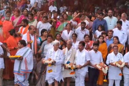 ತುಂಗಭದ್ರಾನದಿಗೆ ಬಾಗಿನ ಸಲ್ಲಿಸಿದ ಶಾಸಕ ಹಂಪನಗೌಡ ಬಾದರ್ಲಿ