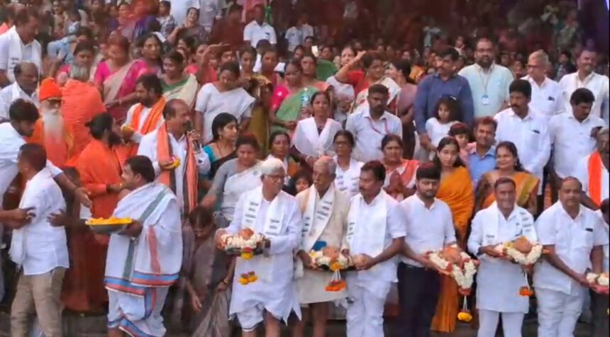 ತುಂಗಭದ್ರಾನದಿಗೆ ಬಾಗಿನ ಸಲ್ಲಿಸಿದ ಶಾಸಕ ಹಂಪನಗೌಡ ಬಾದರ್ಲಿ ತುಂಗಭದ್ರಾನದಿಗೆ ಬಾಗಿನ ಸಲ್ಲಿಸಿದ ಶಾಸಕ ಹಂಪನಗೌಡ ಬಾದರ್ಲಿ