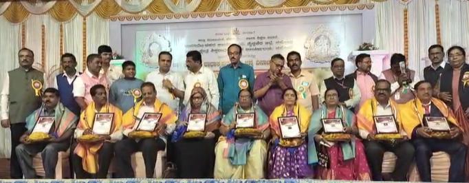 ಪರಟಿ ನಾಗಪ್ಪಾ ಹ್ವಾಲಿನಲ್ಲಿ ಶಿಕ್ಷಕರ ದಿನದ  ಆಚರಿಸಲಾಯಿತು.