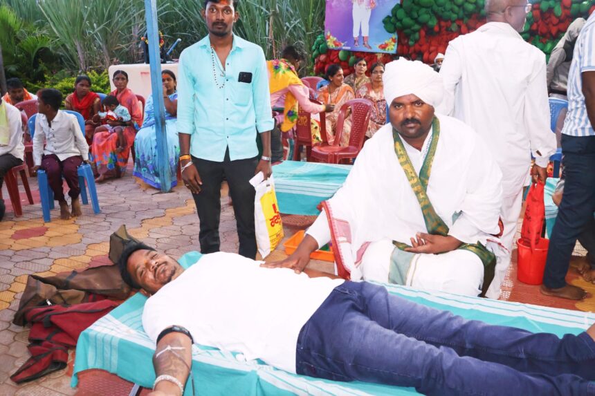 ಖನದಾಳದಲ್ಲಿ ಸ್ವಯಂ ರಕ್ತದಾನ ಶಿಬಿರಕ್ಕೆ ಚಾಲನೆ ಖನದಾಳದಲ್ಲಿ ಸ್ವಯಂ ರಕ್ತದಾನ ಶಿಬಿರಕ್ಕೆ ಚಾಲನೆ