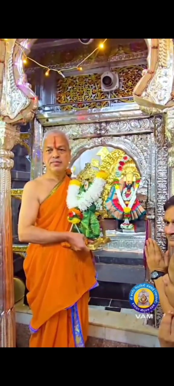 ಕೊಲ್ಲಾಪುರದ ಮಹಾಲಕ್ಮಿ ಗೆ ಘಟಸ್ಥಾಪನೆಯ ಮೊದಲ ದಿನ ಕೊಲ್ಲಾಪುರದ ಮಹಾಲಕ್ಮಿ ಗೆ ಘಟಸ್ಥಾಪನೆಯ ಮೊದಲ ದಿನ