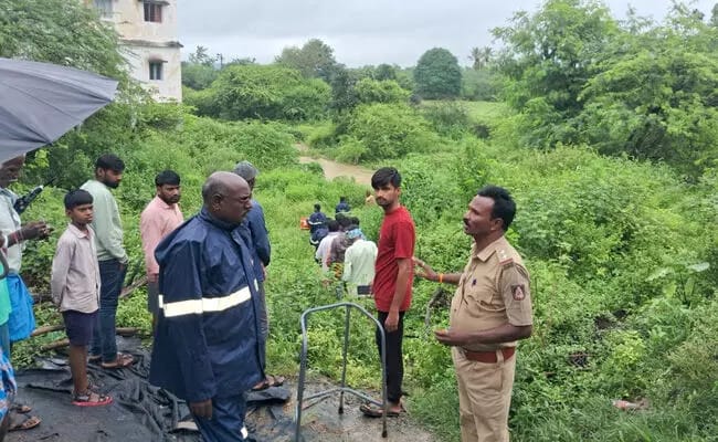 ಲಿಂಗಂಪಲ್ಲಿ ಗ್ರಾಮದಲ್ಲಿ ಕಾಲು ಜಾರಿ ಬಿದ್ದ ವೃದ್ಧೆಯ ಮೃತ ದೇಹ ಪತ್ತೆ ಲಿಂಗಂಪಲ್ಲಿ ಗ್ರಾಮದಲ್ಲಿ ಕಾಲು ಜಾರಿ ಬಿದ್ದ ವೃದ್ಧೆಯ ಮೃತ ದೇಹ ಪತ್ತೆ