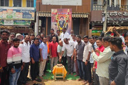 ಲಿಂಗಸ್ಗೂರು ಪಟ್ಟಣದಲ್ಲಿ ವಿಷ್ಣು ಅಭಿಮಾನಿಗಳಿಂದ 75 ನೇ ಜನ್ಮ ದಿನಾಚರಣೆ