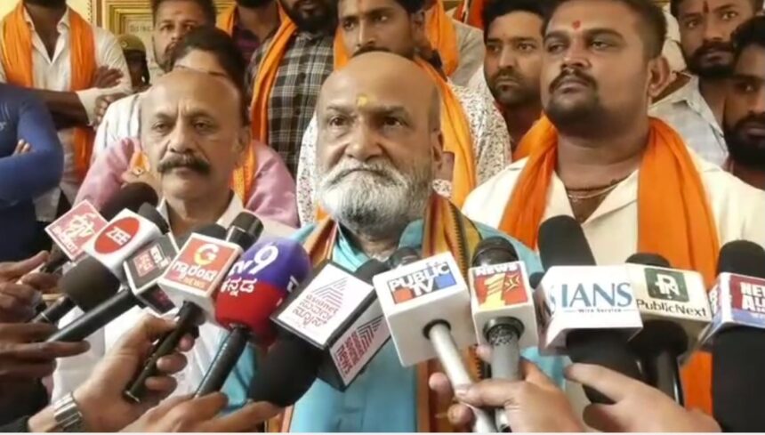 ಯುಟ್ಯೂಬರ್ ಕ್ವಾಜಾ ಇನ್ನೂ 8 ಜನ ಹುಡುಗಿಯರ ಜೊತೆ ಸಂಬಂಧ ಹೊಂದಿದ್ದಾನೆ: ಮುತಾಲಿಕ್ ಗಂಭೀರ ಆರೋಪ ಯುಟ್ಯೂಬರ್ ಕ್ವಾಜಾ ಇನ್ನೂ 8 ಜನ ಹುಡುಗಿಯರ ಜೊತೆ ಸಂಬಂಧ ಹೊಂದಿದ್ದಾನೆ: ಮುತಾಲಿಕ್ ಗಂಭೀರ ಆರೋಪ