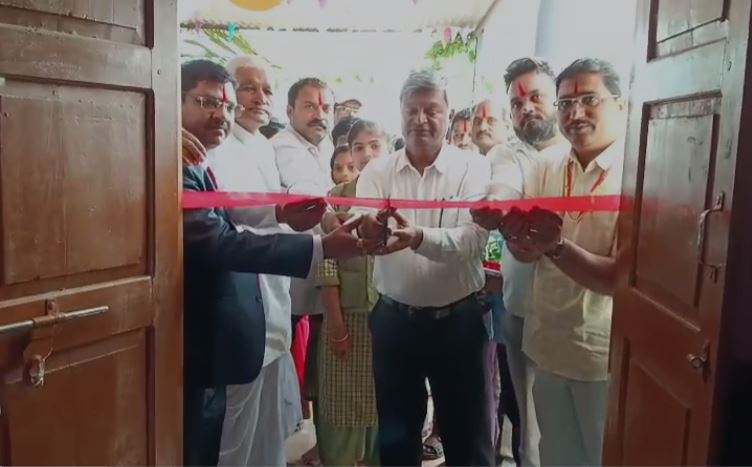 ಬೇವನೂರ ಗ್ರಾಮದಲ್ಲಿ ಸರಕಾರಿ ಪ್ರೌಢಶಾಲೆ ಪ್ರಾರಂಭಕ್ಕೆ ಎಂ. ಆರ್ ಮಂಜಿ ಚಾಲನೆ
