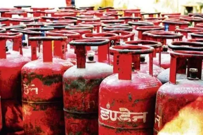 ವಾಣಿಜ್ಯ ಬಳಕೆ ಎಲ್‌ಪಿಜಿ ಸಿಲಿಂಡರ್‌ಗಳ ಬೆಲೆಯಲ್ಲಿ 51.50 ರೂ. ಇಳಿಕೆ