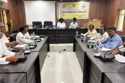 ಗ್ಯಾರಂಟಿ ಯೋಜನೆಗಳ ಪ್ರಗತಿ ಪರಿಶೀಲನ ಸಭೆ ನಡೆಯಿತು.