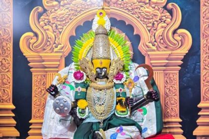 ಕೊಲ್ಲಾಪುರದ ಮಹಾಲಕ್ಮಿಗೆ ನವರಾತ್ರಿ ಉತ್ಸವದ ನಾಲ್ಕನೇ ದಿನ  ಶ್ರೀ ಮಾತಂಗಿ ರೂಪದಲ್ಲಿ ಅಲಂಕಾರ ಪೂಜೆ