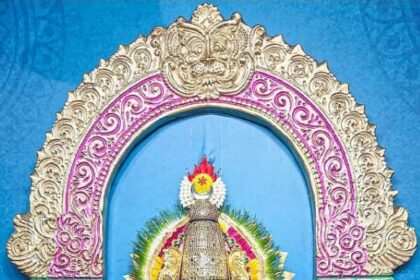 ಕೊಲ್ಲಾಪುರದ ಮಹಾಲಕ್ಮಿ ಗೆ ನವರಾತ್ರಿ ಉತ್ಸವದ ಐದನೇ ದಿನ  ತಾಯಿ ಭುವನೇಶ್ವರಿ ರೂಪದಲ್ಲಿ ಅಲಂಕಾರ ಪೂಜೆ