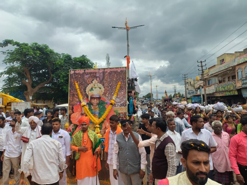 ಶಿವಯೋಗಿ ಸಿದ್ದರಾಮೇಶ್ವರ ಮಹಾಸ್ವಾಮಿಗಳ 97 ನೇ ಜಯಂತಿಯ ಅದ್ದೂರಿ ಆಚರಣೆ ಶಿವಯೋಗಿ ಸಿದ್ದರಾಮೇಶ್ವರ ಮಹಾಸ್ವಾಮಿಗಳ 97 ನೇ ಜಯಂತಿಯ ಅದ್ದೂರಿ ಆಚರಣೆ