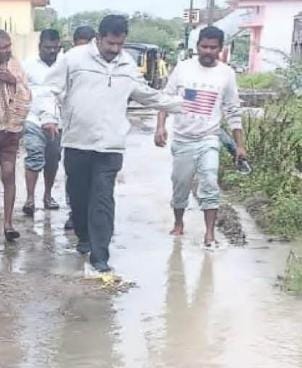 ಮಳಖೇಡ ಗ್ರಾಮಕ್ಕೆ ಎಸಿ ಪ್ರಭುರೆಡ್ಡಿ ಬೇಟಿ ಮಳಖೇಡ ಗ್ರಾಮಕ್ಕೆ ಎಸಿ ಪ್ರಭುರೆಡ್ಡಿ ಬೇಟಿ