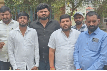 ಭಾಗ್ಯ ನಗರದಲ್ಲಿ ಮನೆ, ಮನೆಗೆ ತೆರಳಿ ಮತ ಪಟ್ಟಿ ಪರಿಶೀಲನೆ