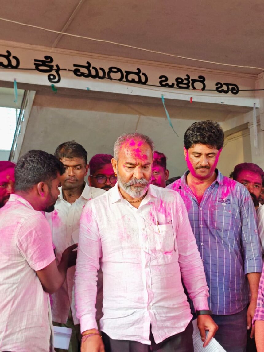 ಮಾಜಿ ಸಂಸದ ರಮೇಶ ಕತ್ತಿ ಬಣಕ್ಕೆ ಭರ್ಜರಿ ಗೆಲುವು ಮಾಜಿ ಸಂಸದ ರಮೇಶ ಕತ್ತಿ ಬಣಕ್ಕೆ ಭರ್ಜರಿ ಗೆಲುವು